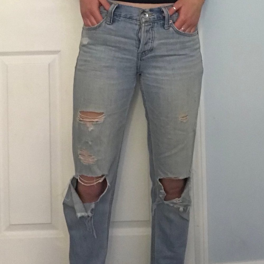 Abercrombie & Fitch Distressed Boyfriend Jean